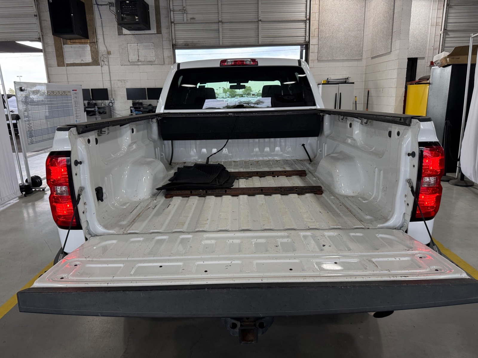 Thumbnail: 2015 Chevrolet Silverado 2500 - 6