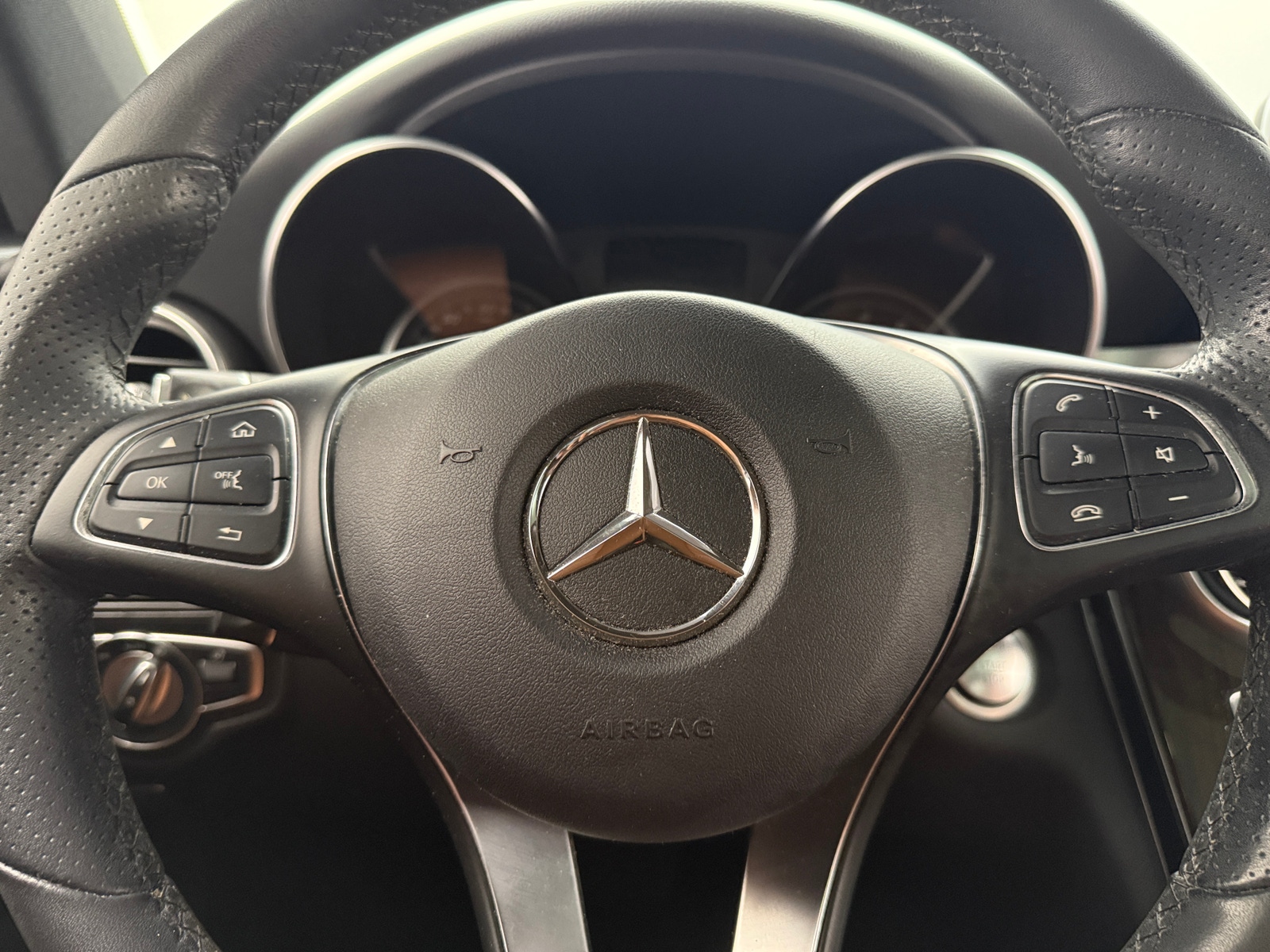 Thumbnail: 2017 Mercedes-Benz C-Class - 3