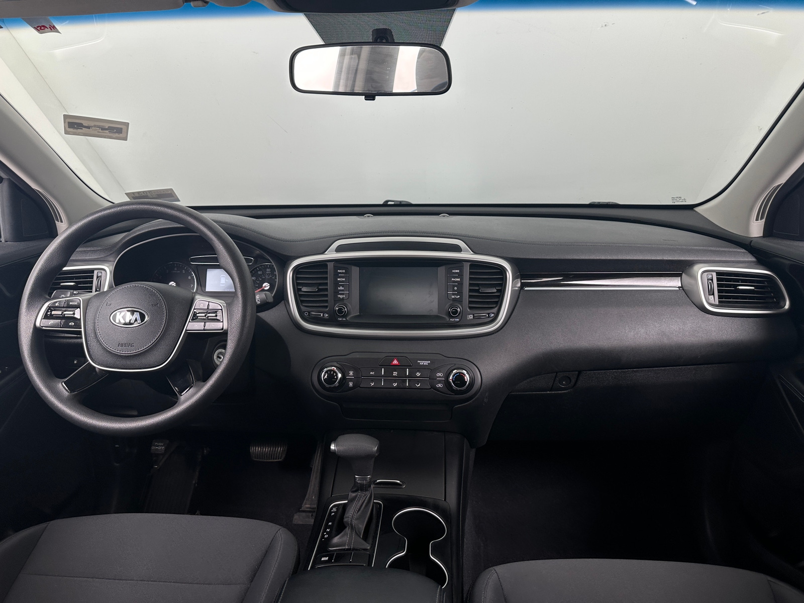 Thumbnail: 2019 Kia Sorento - 3