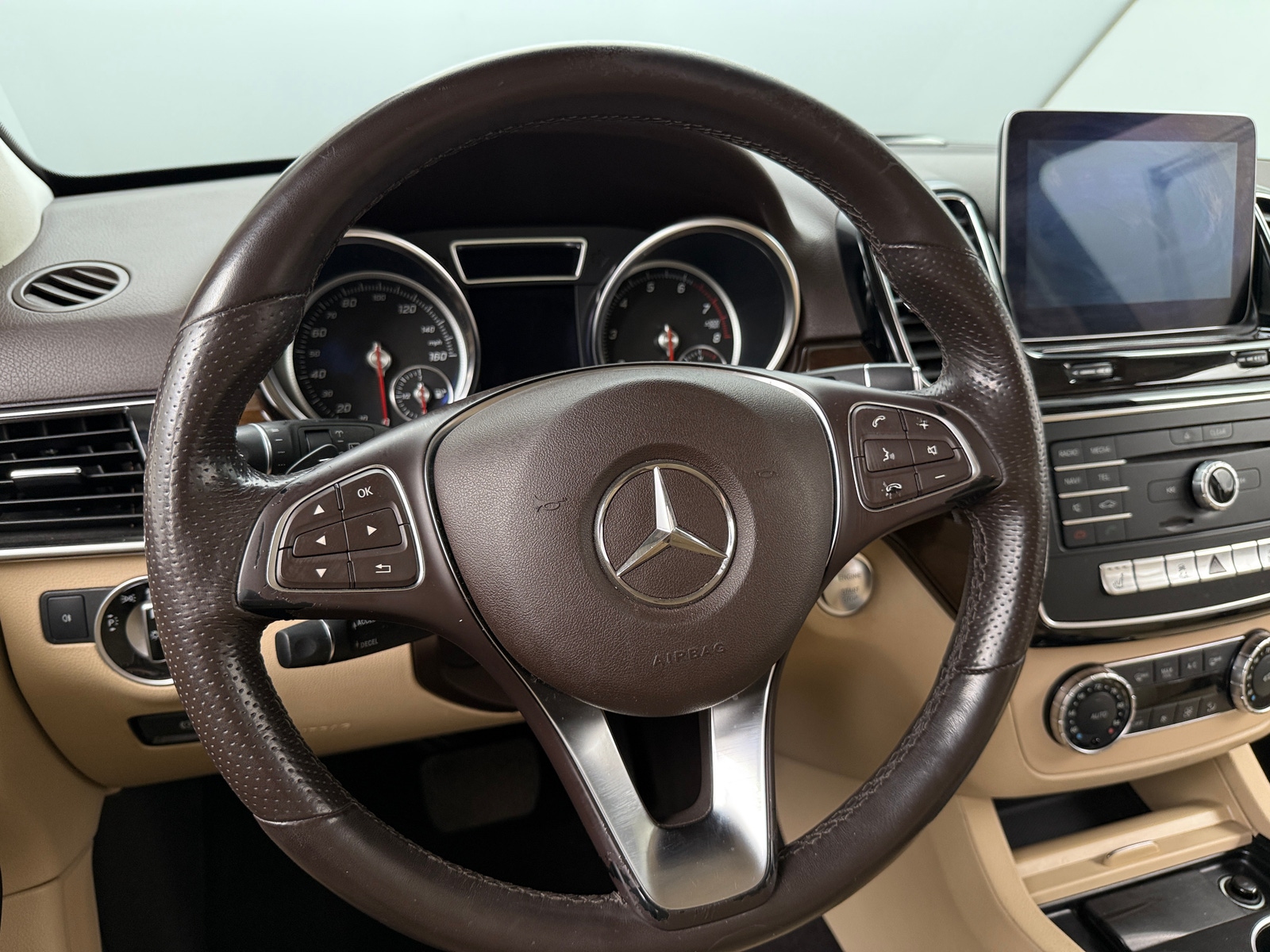Thumbnail: 2018 Mercedes-Benz GLE - 4