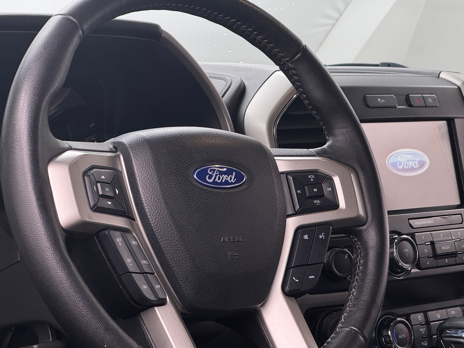 Thumbnail: 2019 Ford Econoline - 4