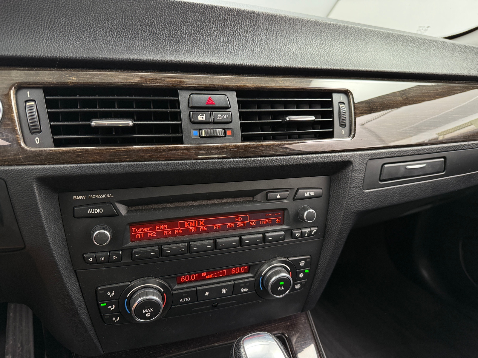 Thumbnail: 2011 BMW 3 Series - 3