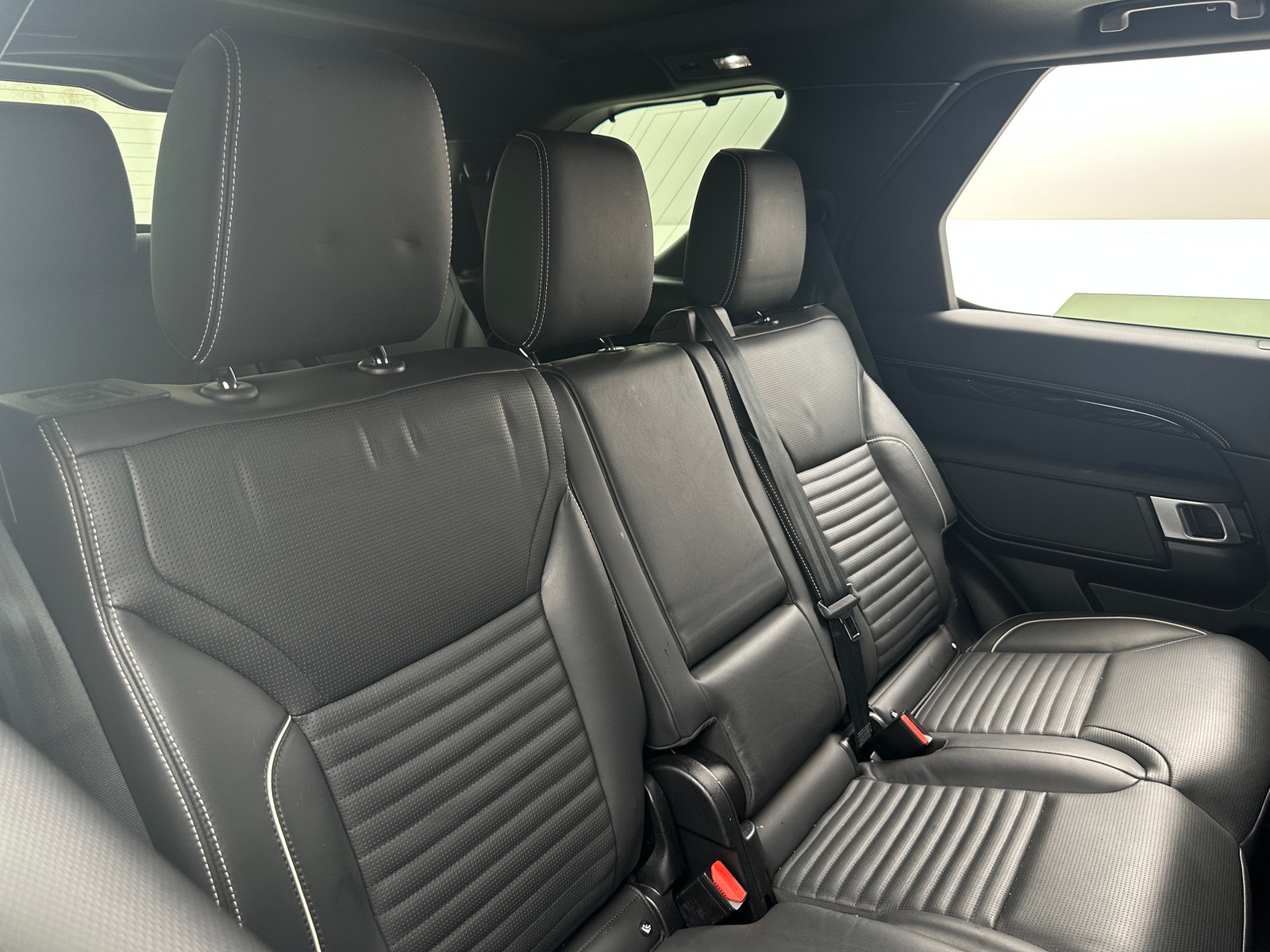 Thumbnail: 2023 Land Rover Discovery - 5