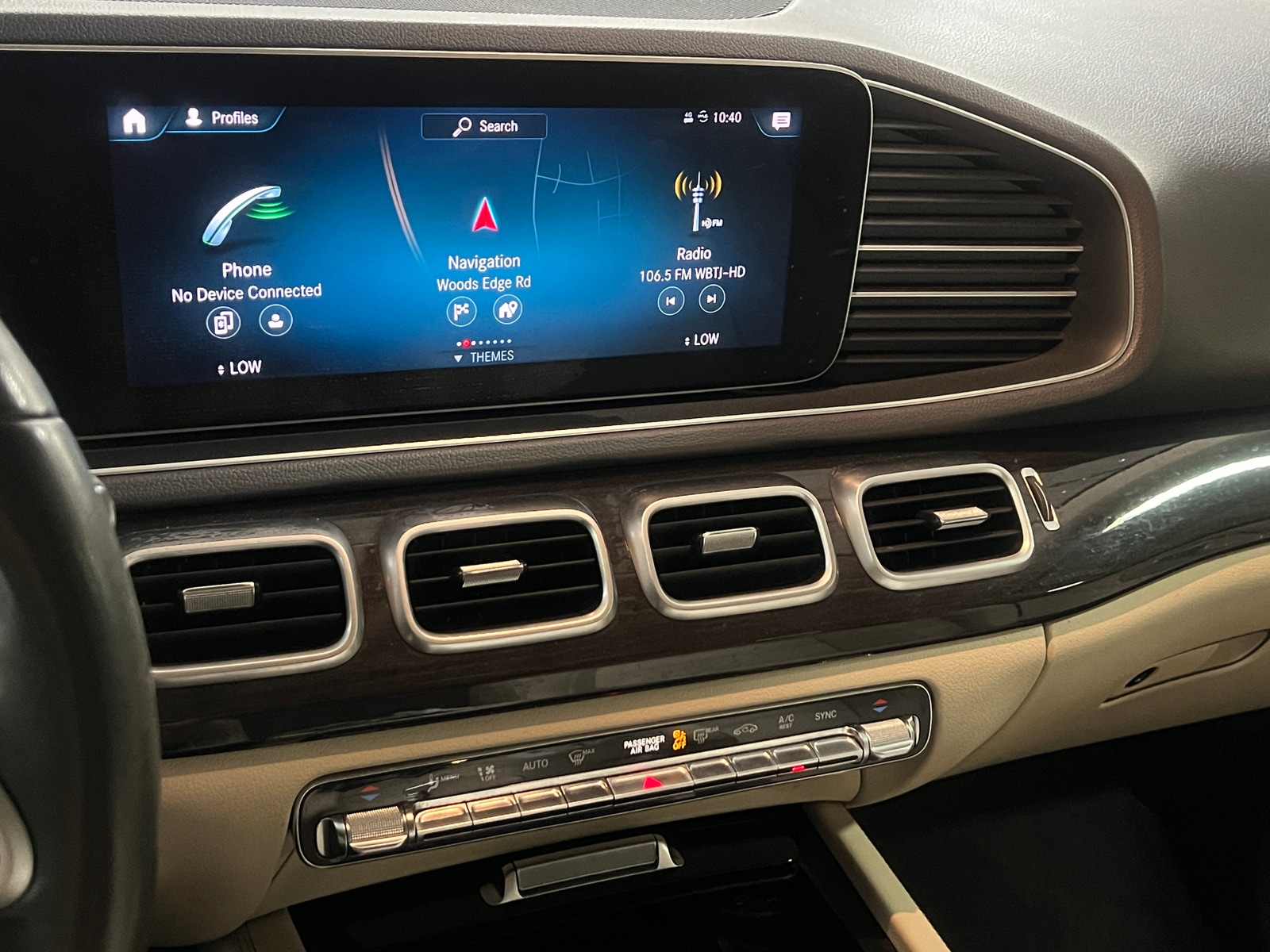 Thumbnail: 2020 Mercedes-Benz GLE - 3