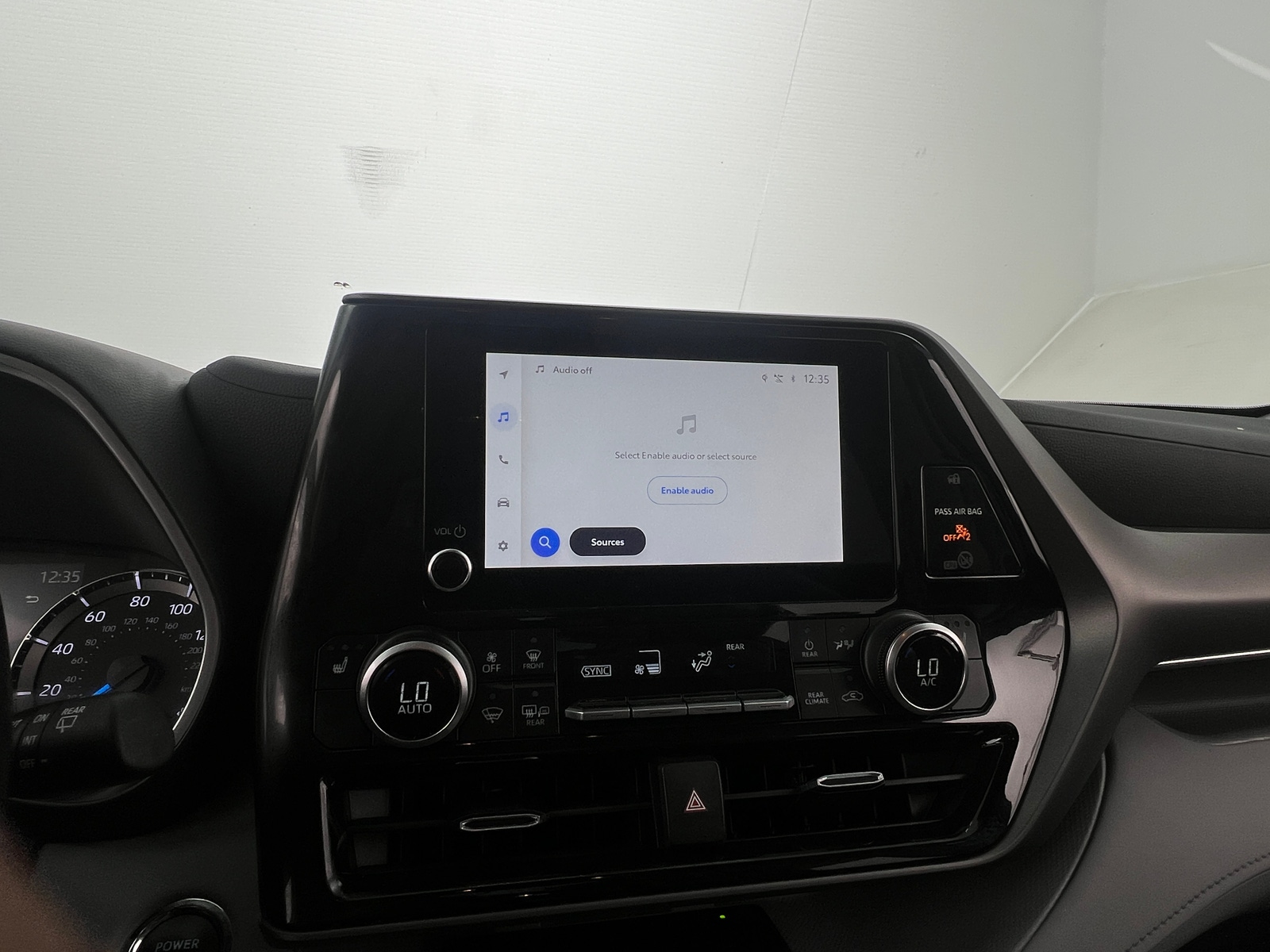 Thumbnail: 2023 Toyota Highlander - 3