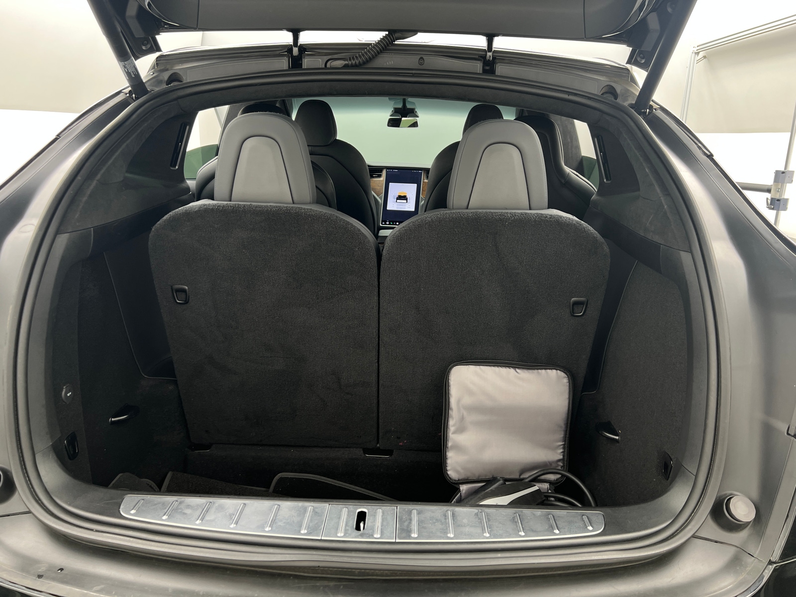 Thumbnail: 2020 Tesla Model X - 6