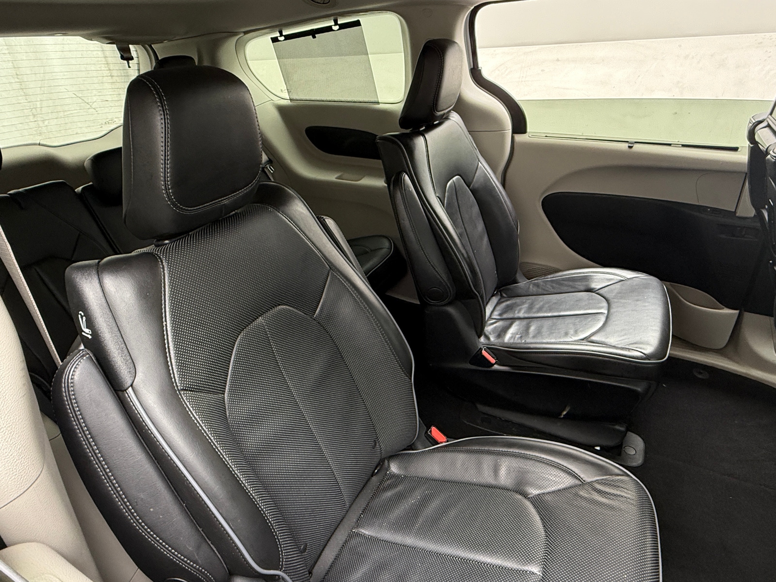 Thumbnail: 2018 Chrysler Pacifica - 5