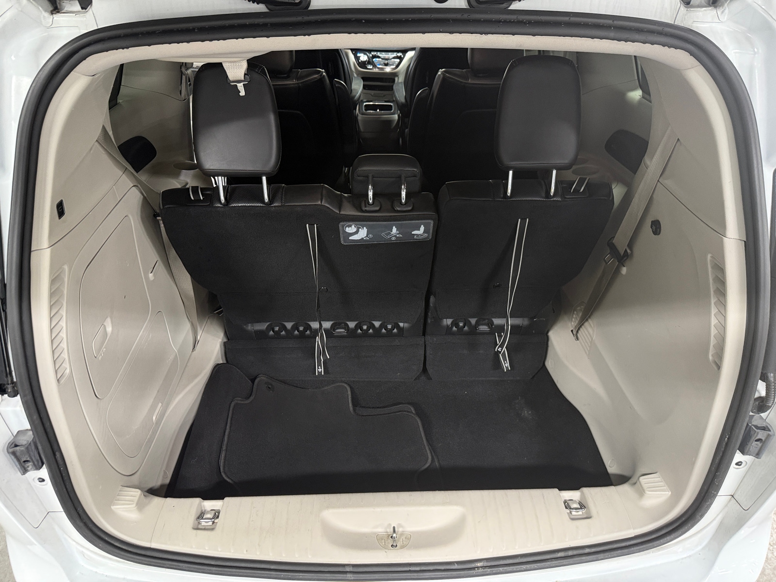 Thumbnail: 2018 Chrysler Pacifica - 6