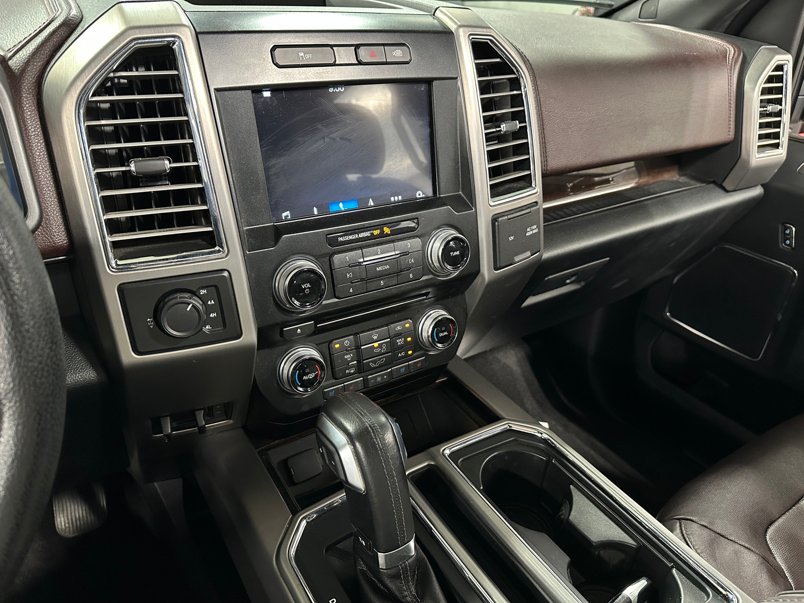 Thumbnail: 2016 Ford Econoline - 3