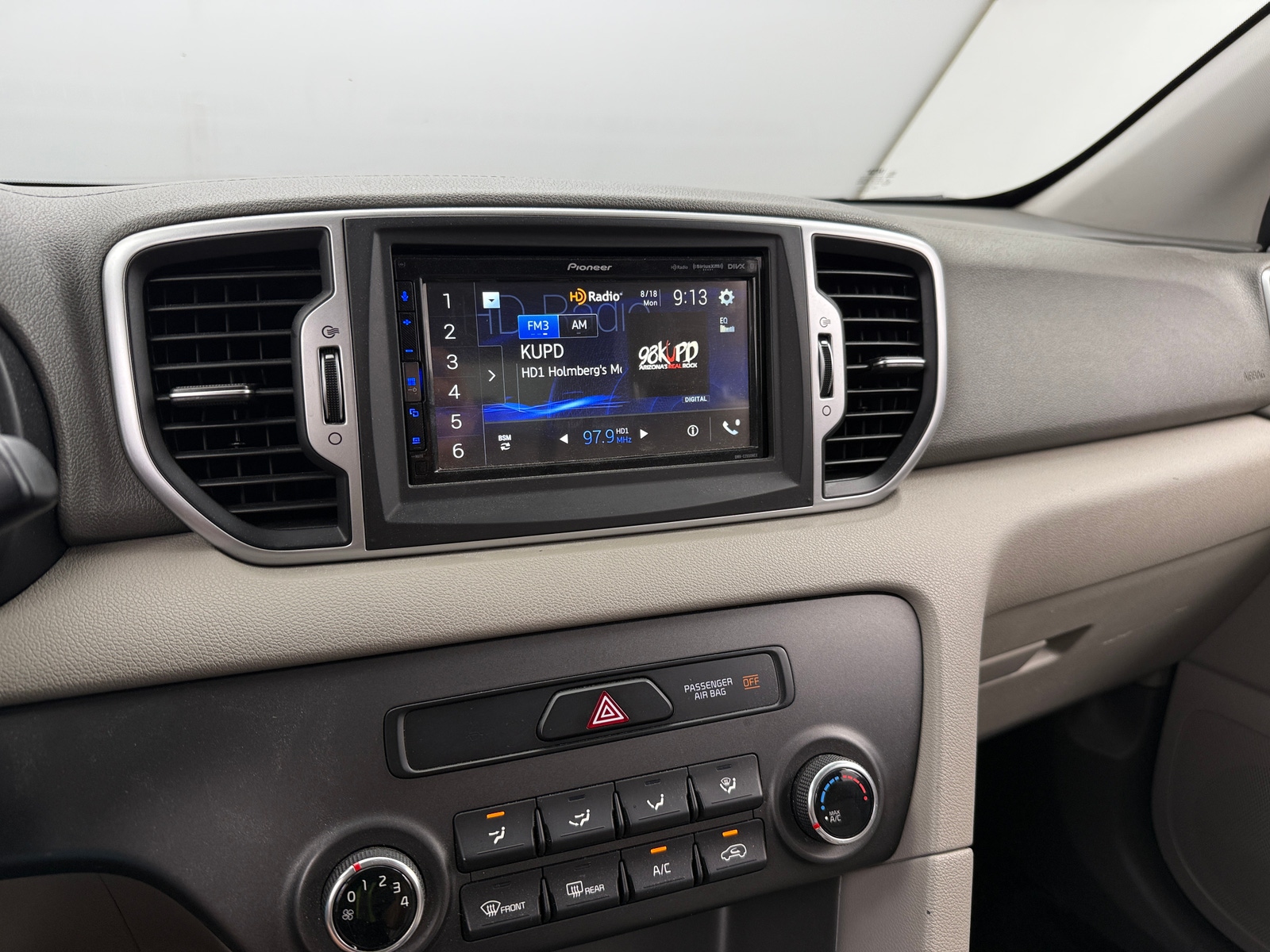 Thumbnail: 2017 Kia Sportage - 4