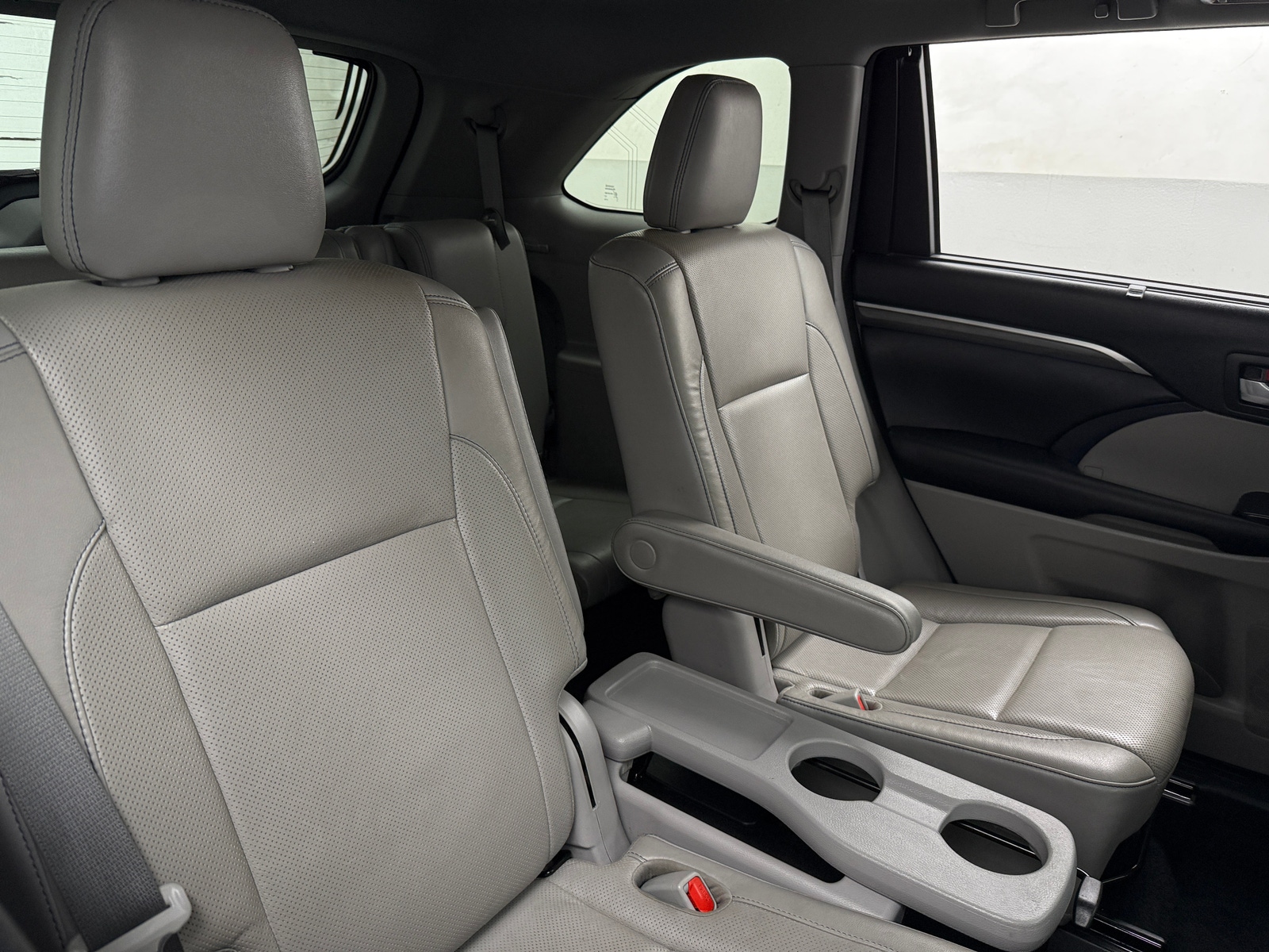 Thumbnail: 2018 Toyota Highlander - 5