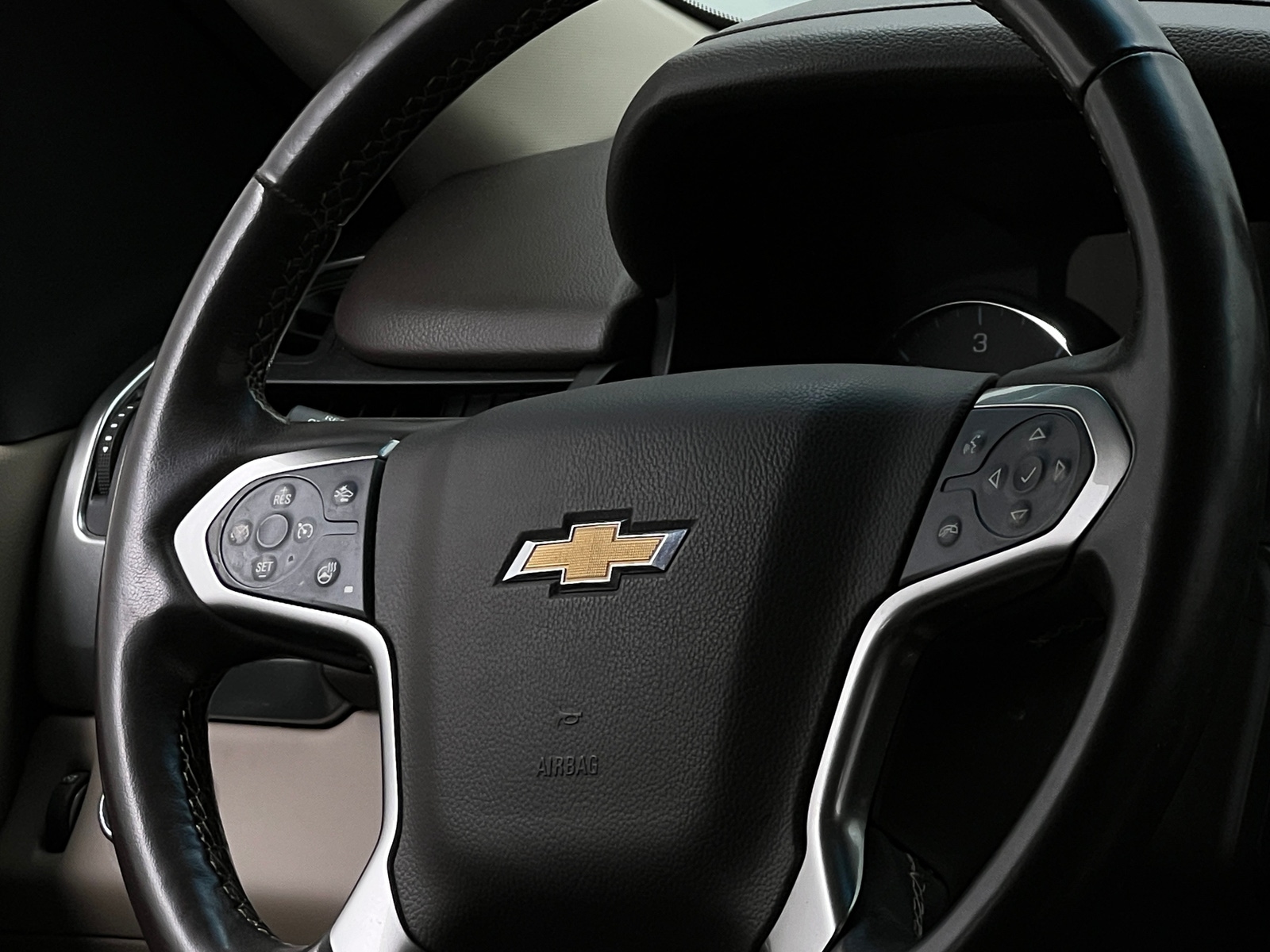 Thumbnail: 2019 Chevrolet Suburban - 4