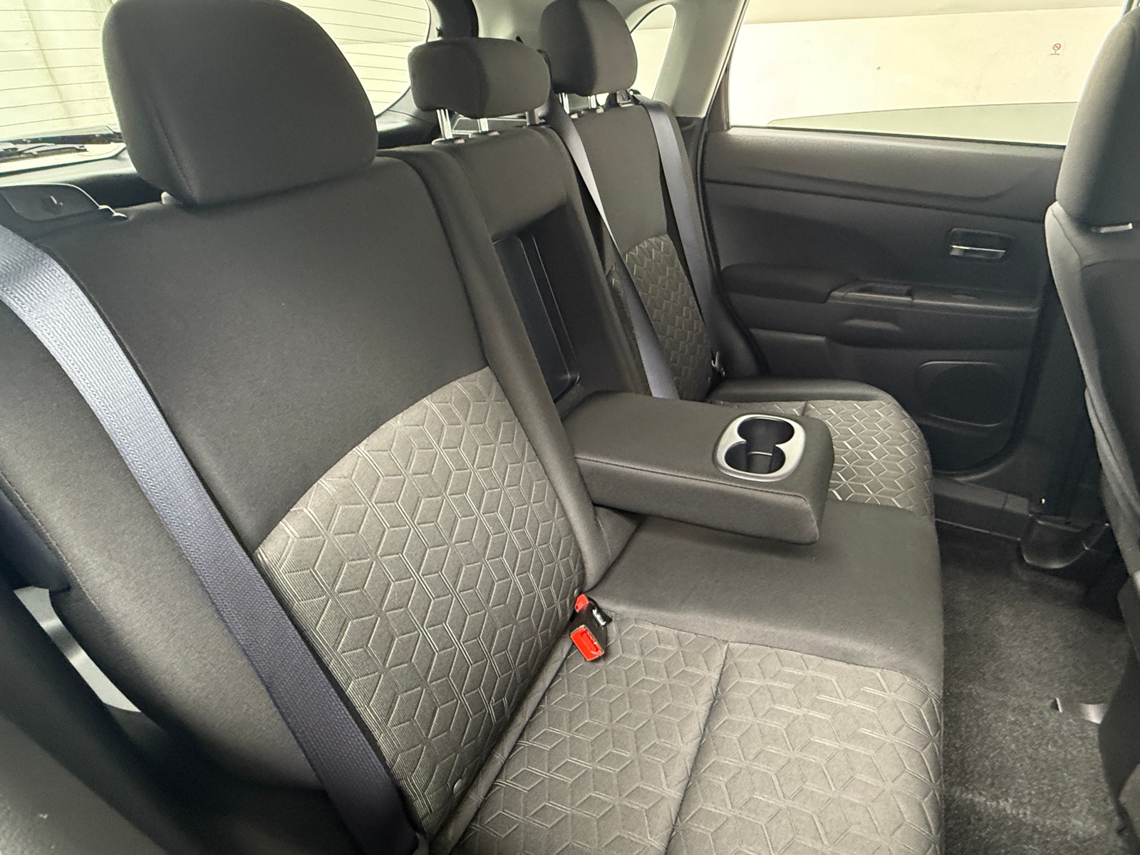 Thumbnail: 2020 Mitsubishi Outlander Sport - 6