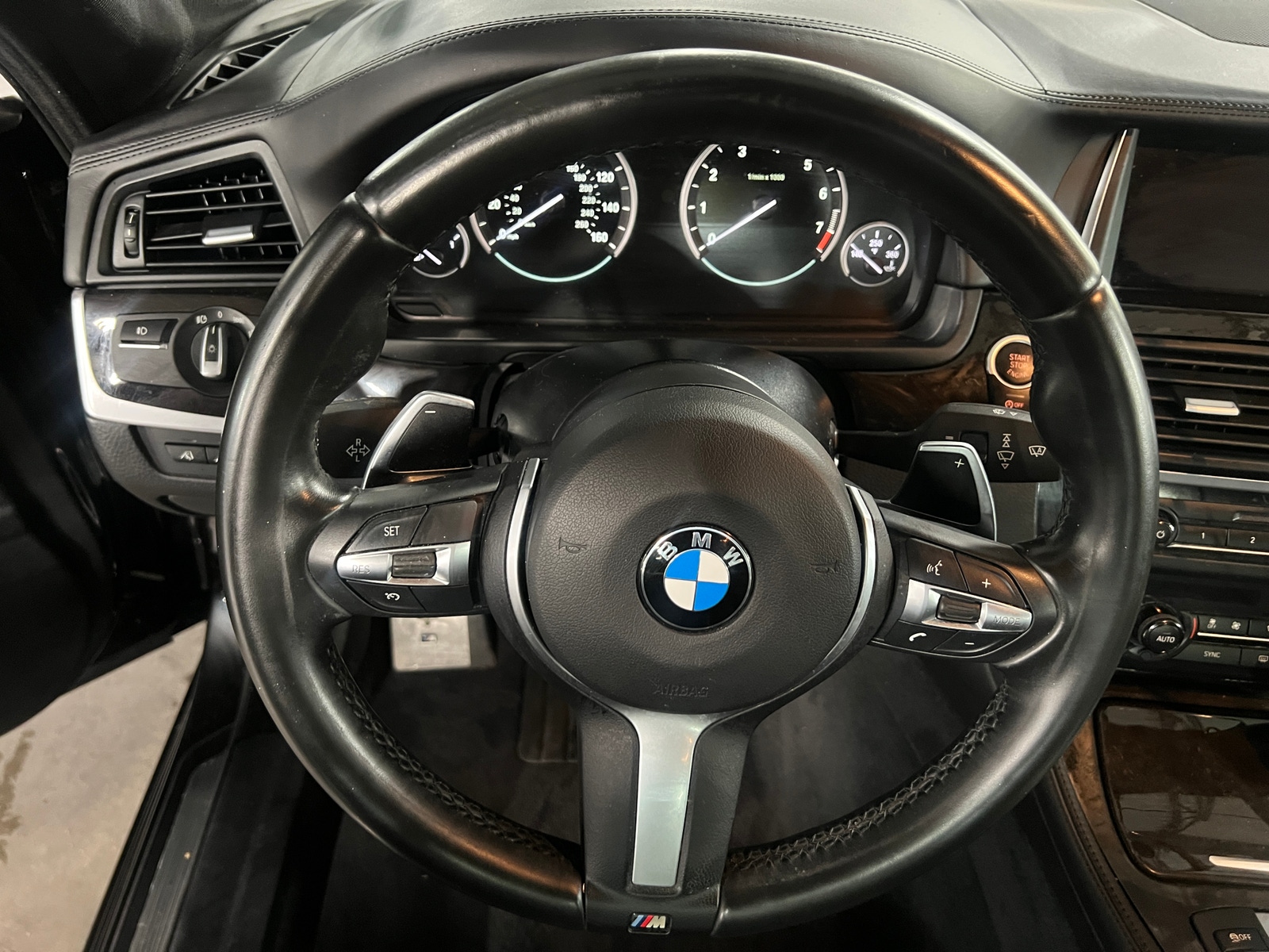 Thumbnail: 2016 BMW 5 Series - 4