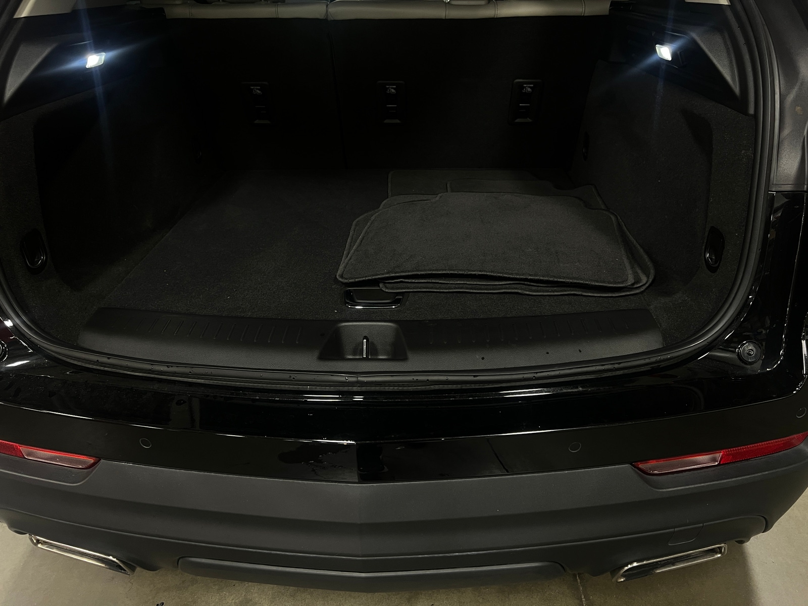Thumbnail: 2023 Cadillac XT4 - 6