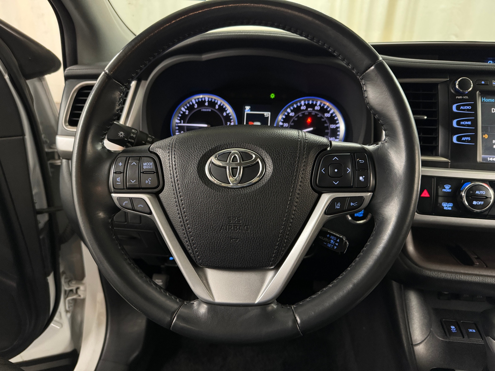 Thumbnail: 2019 Toyota Highlander - 4