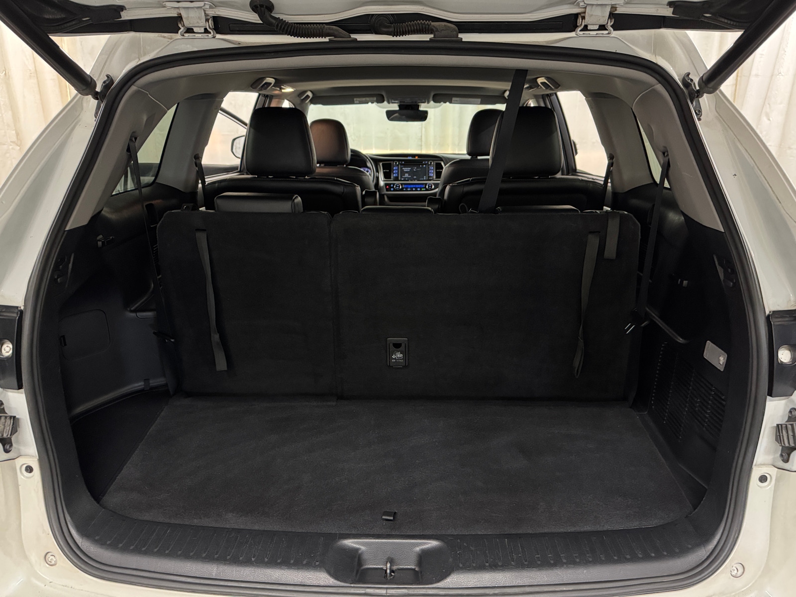 Thumbnail: 2019 Toyota Highlander - 6