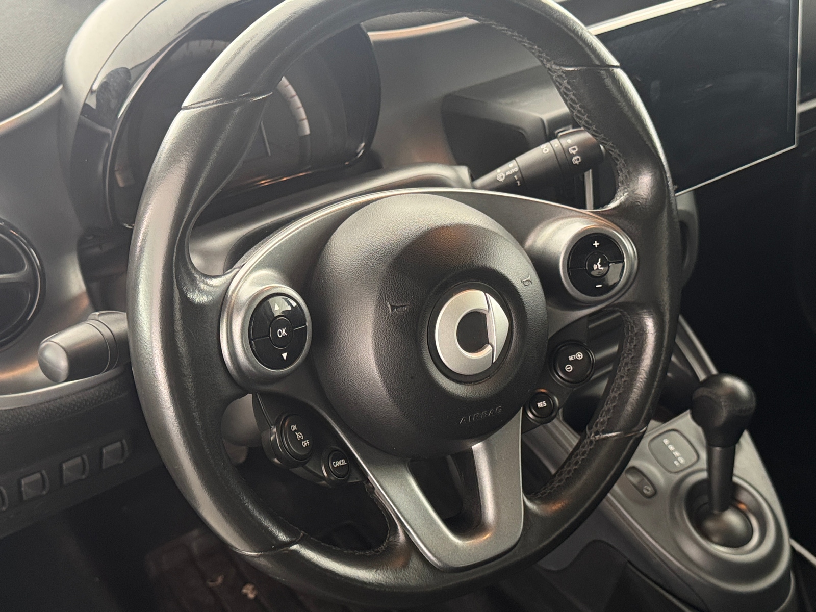 Thumbnail: 2016 smart fortwo - 4