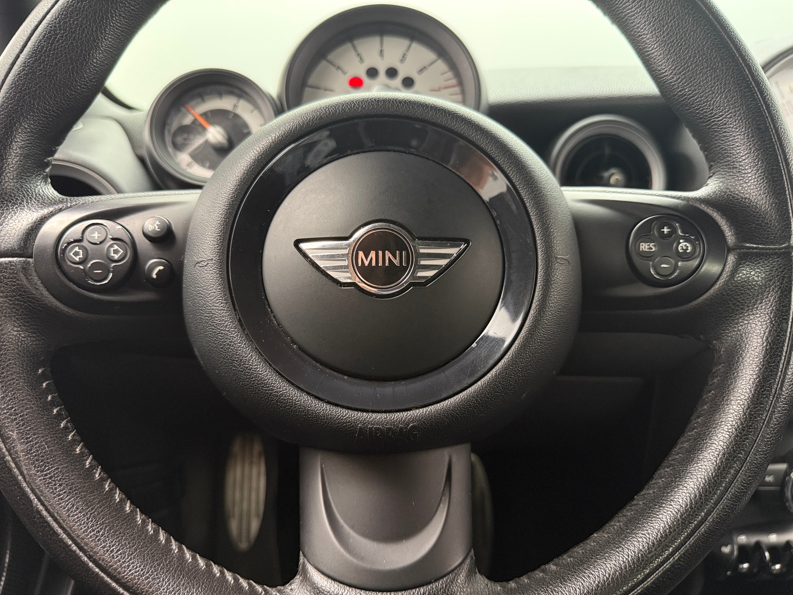 Thumbnail: 2014 MINI Cooper Convertible - 4