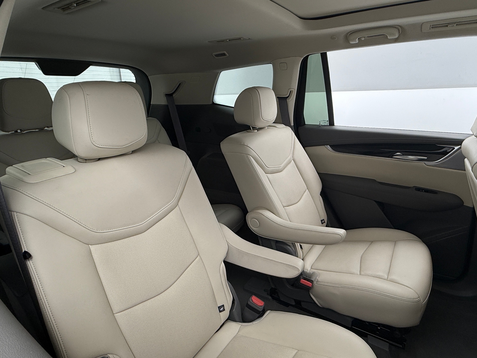 Thumbnail: 2025 Cadillac XT6 - 5