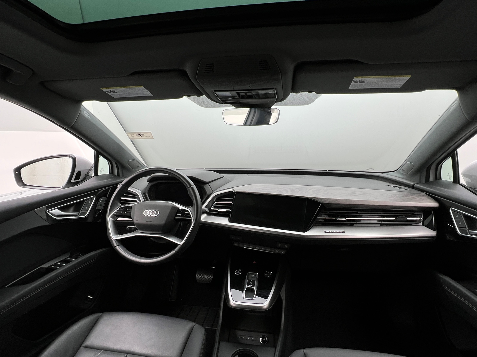 Thumbnail: 2023 Audi Q4 e-tron - 2
