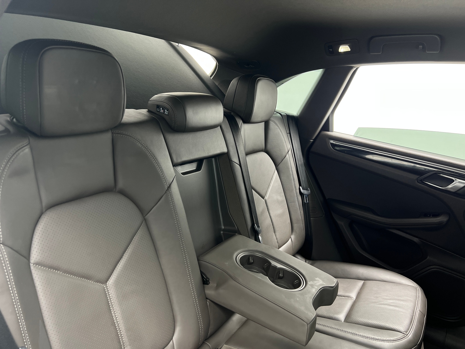 Thumbnail: 2020 Porsche Macan - 5