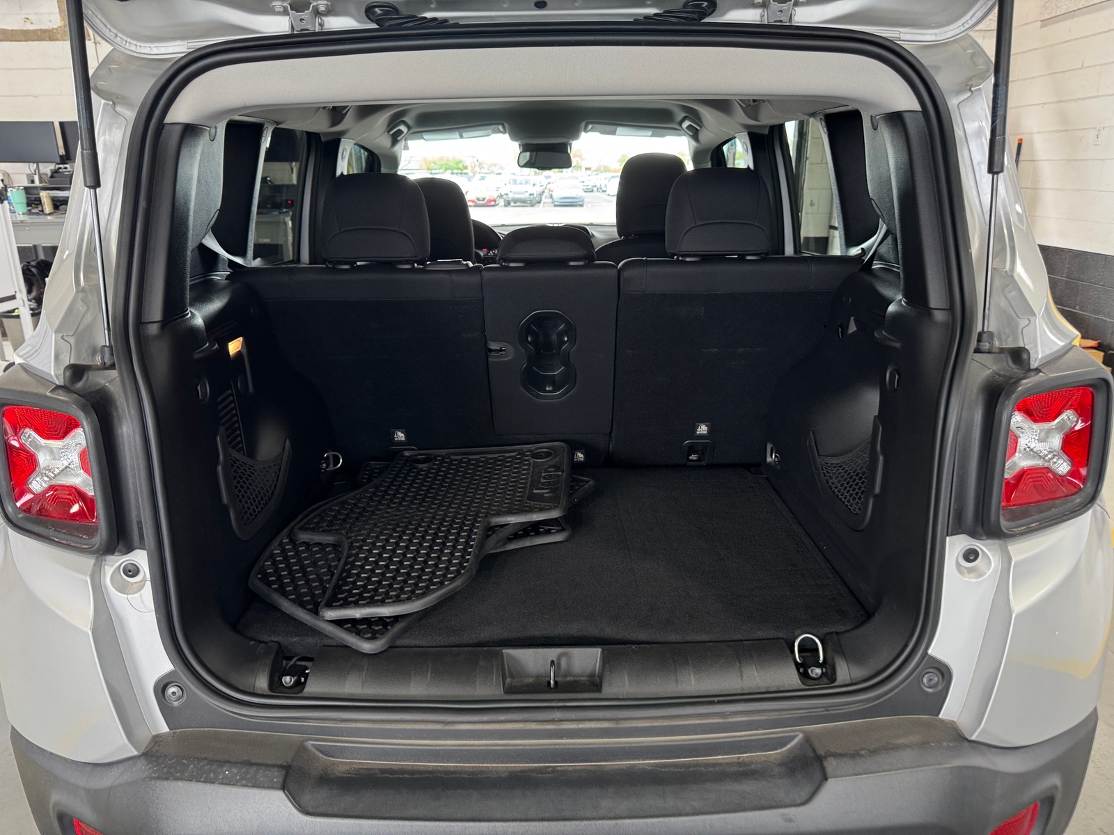Thumbnail: 2019 Jeep Renegade - 7
