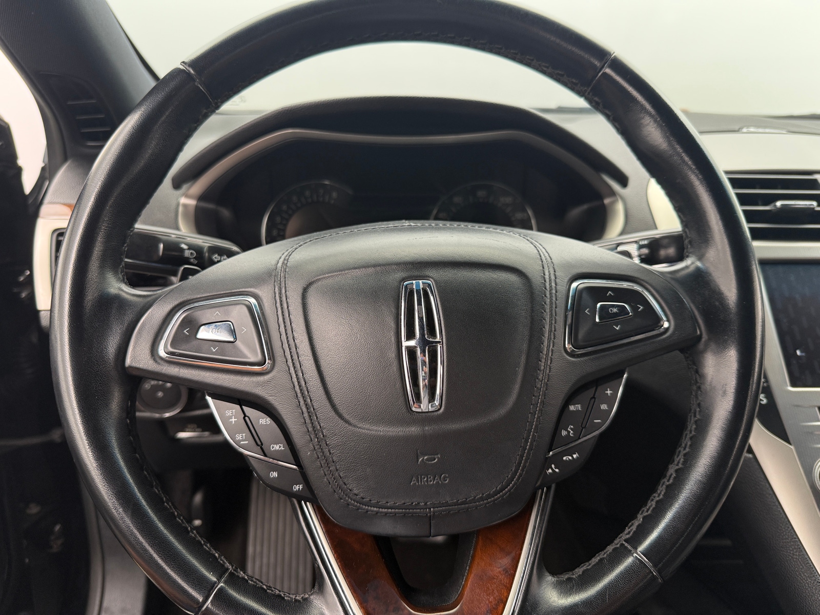 Thumbnail: 2018 Lincoln MKZ - 4