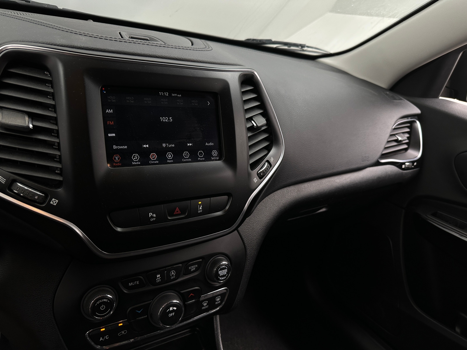Thumbnail: 2021 Jeep Cherokee - 4