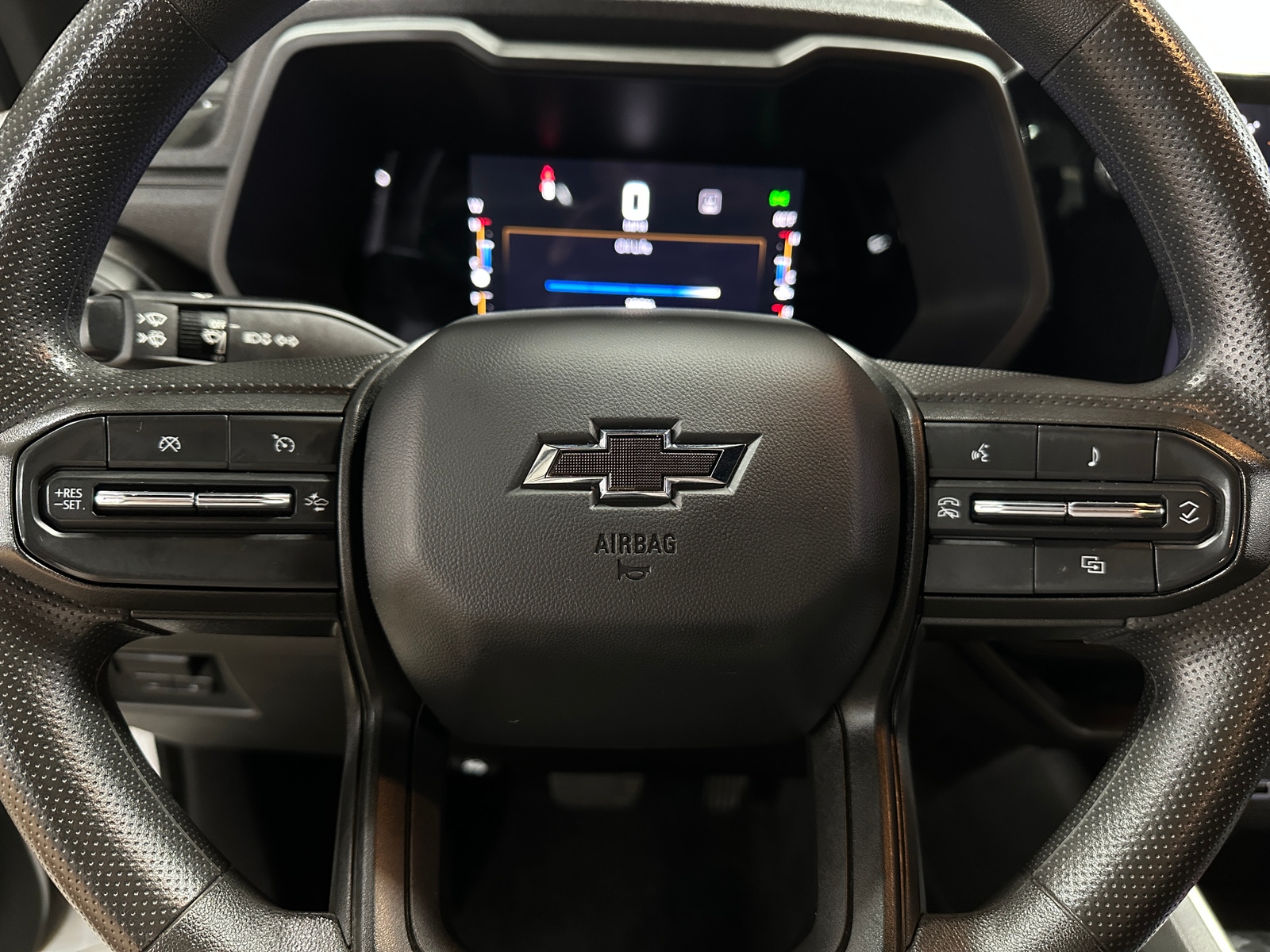 Thumbnail: 2023 Chevrolet Colorado - 5