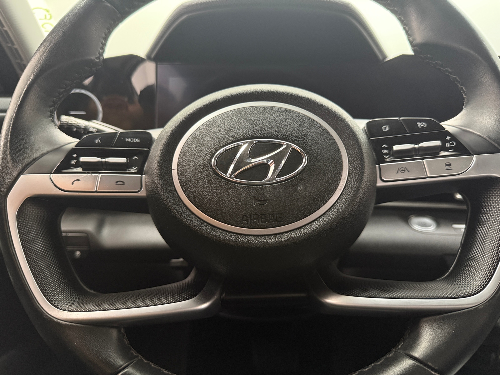 Thumbnail: 2023 Hyundai Elantra - 4