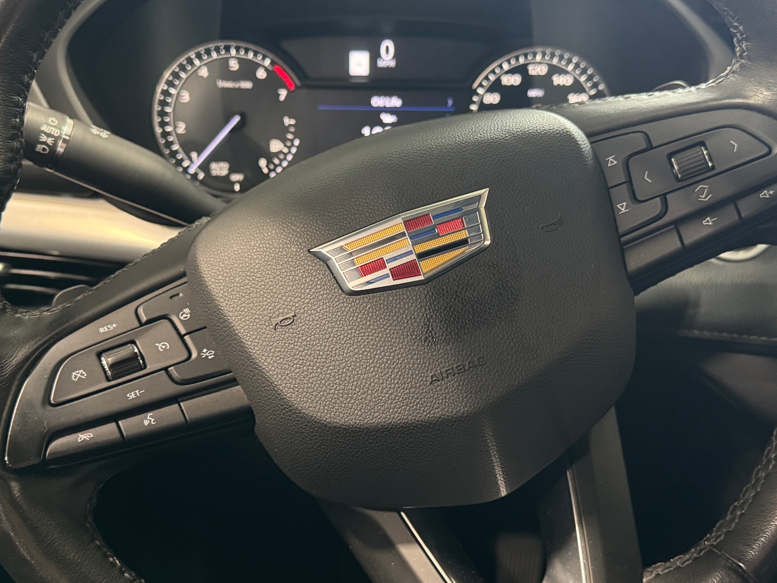 Thumbnail: 2019 Cadillac XT4 - 4
