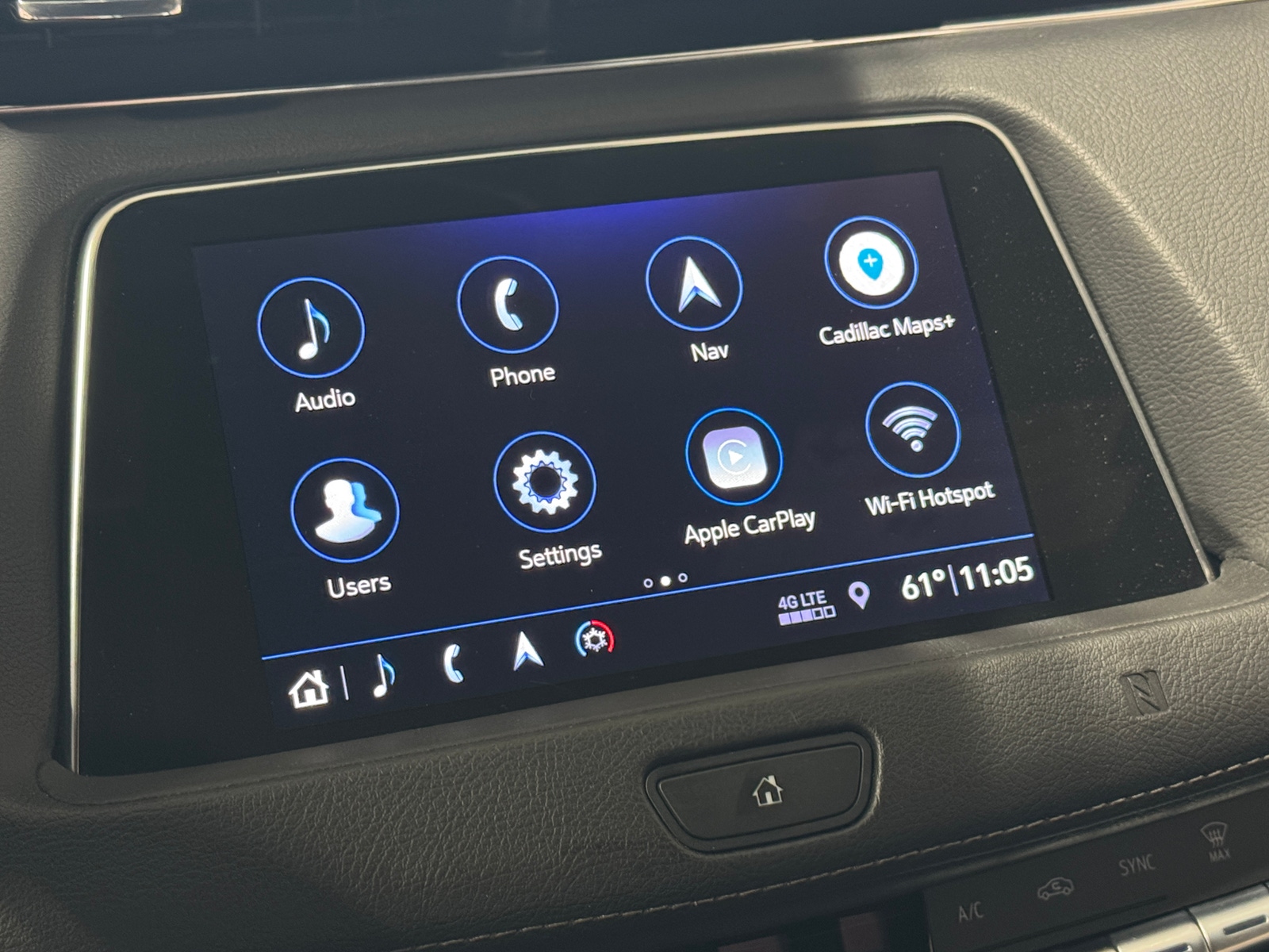 Thumbnail: 2019 Cadillac XT4 - 3