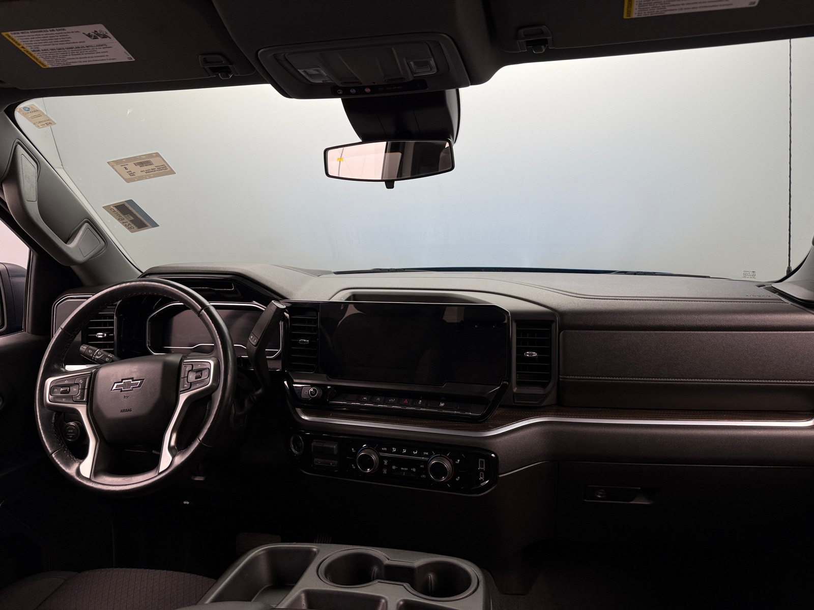 Thumbnail: 2022 Chevrolet Silverado 1500 - 3