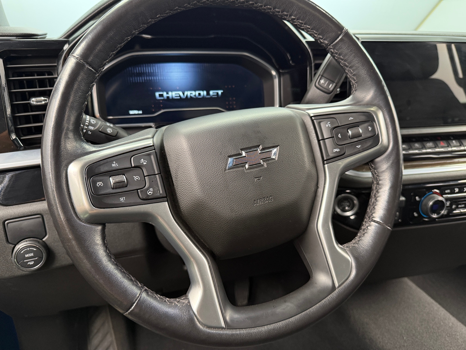 Thumbnail: 2022 Chevrolet Silverado 1500 - 5