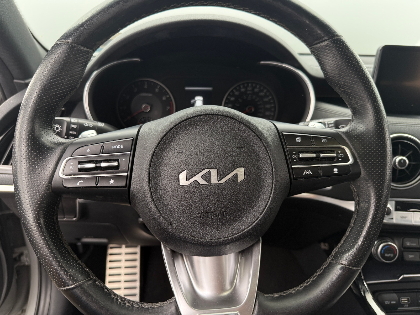 Thumbnail: 2022 Kia Stinger - 4