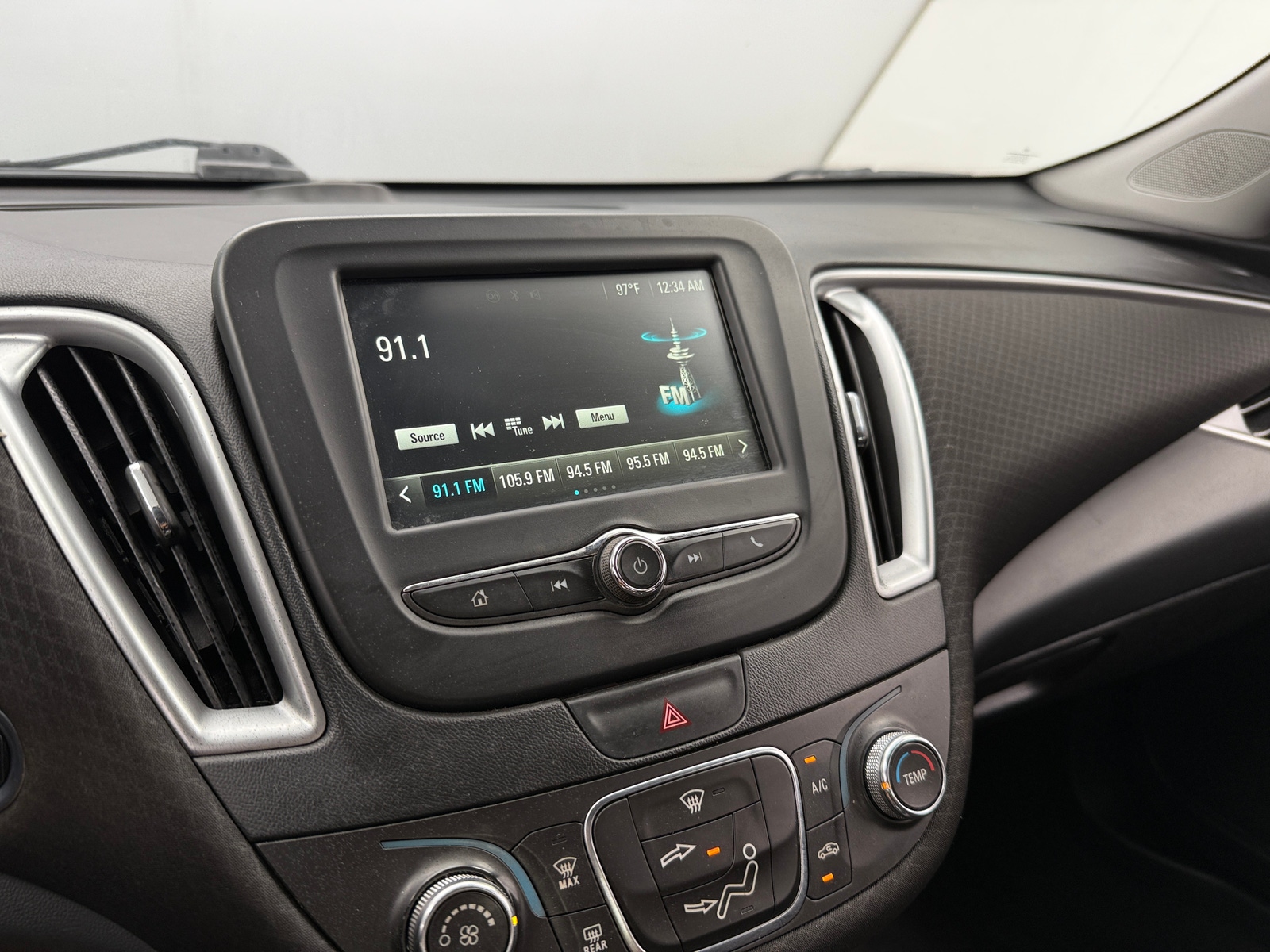 Thumbnail: 2016 Chevrolet Malibu - 4