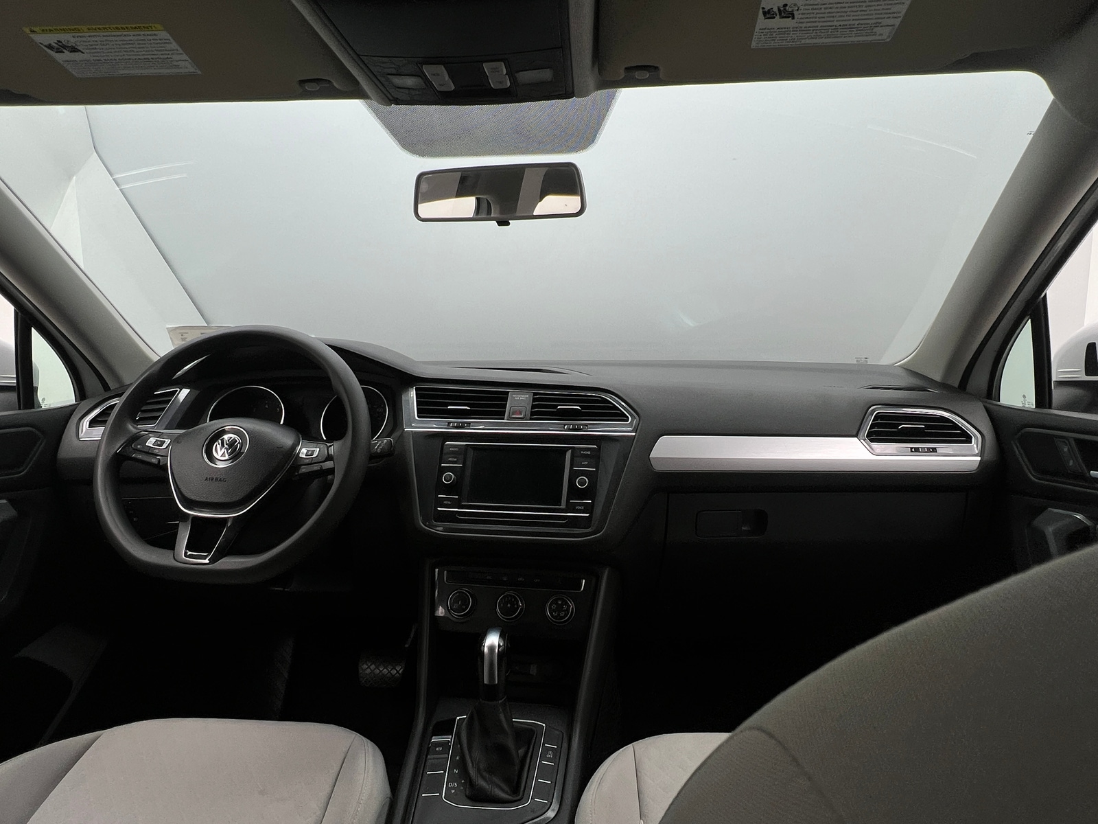 Thumbnail: 2020 Volkswagen Tiguan - 3
