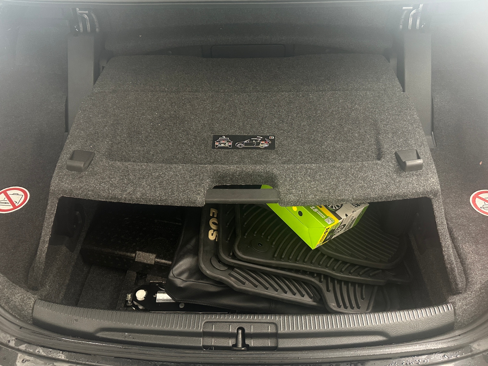 Thumbnail: 2013 Volkswagen Eos - 6