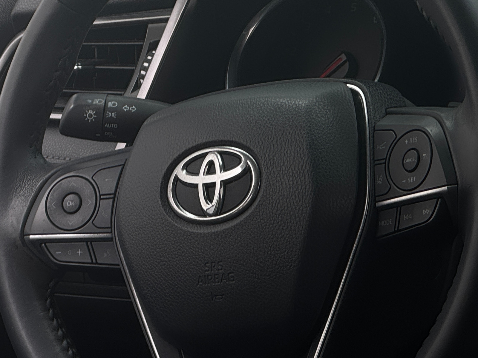 Thumbnail: 2019 Toyota Camry - 4