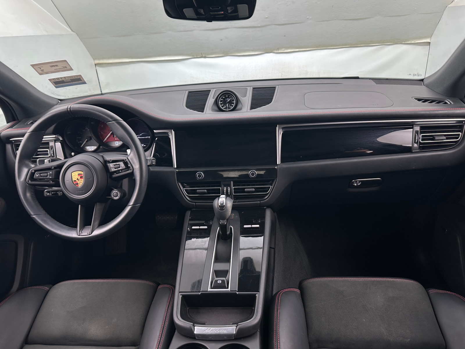 Thumbnail: 2022 Porsche Macan - 2