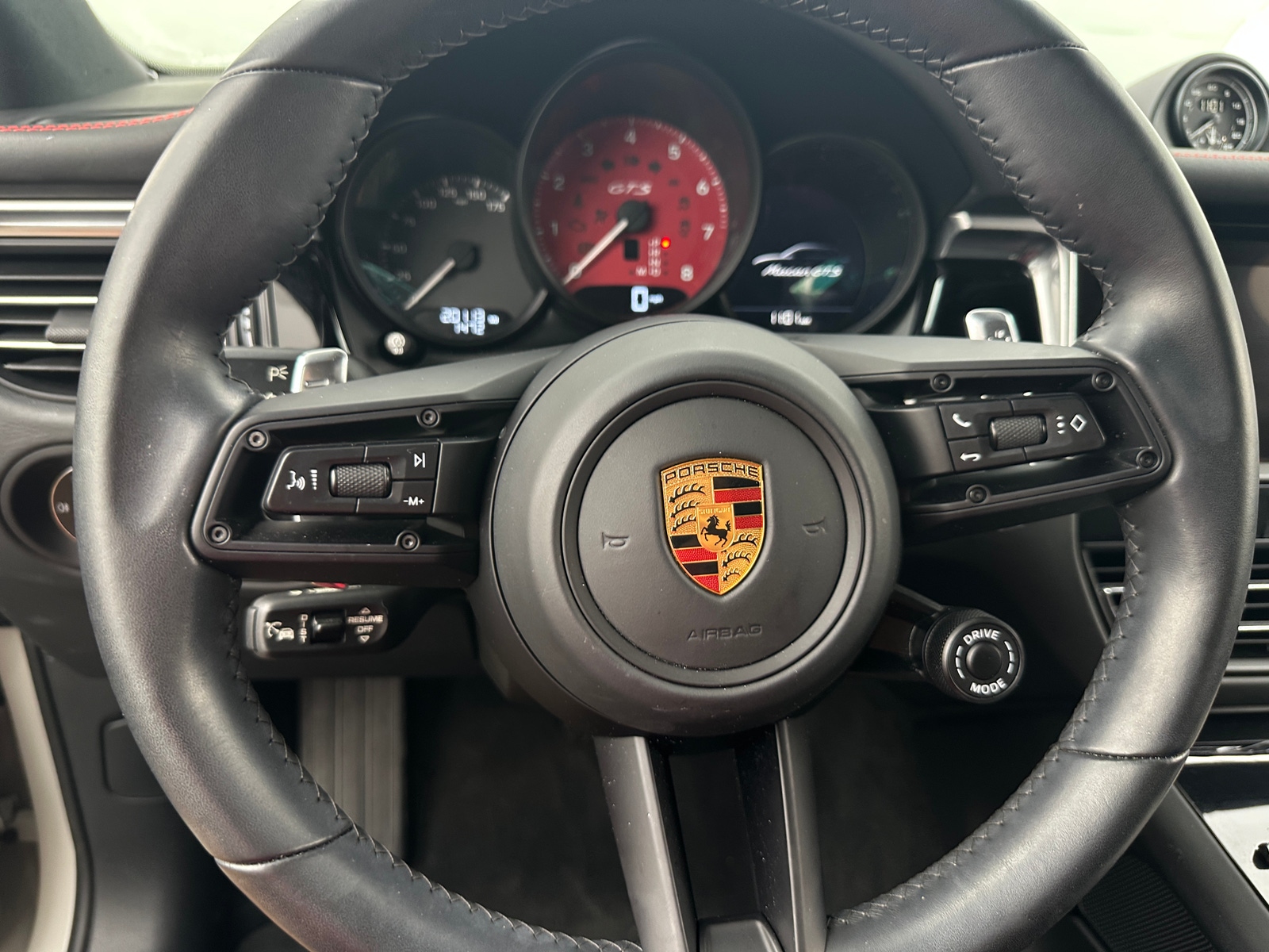 Thumbnail: 2022 Porsche Macan - 4