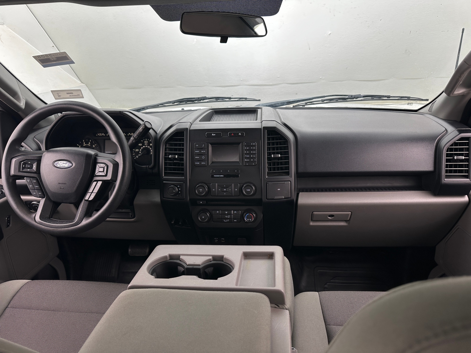 Thumbnail: 2015 Ford Econoline - 3
