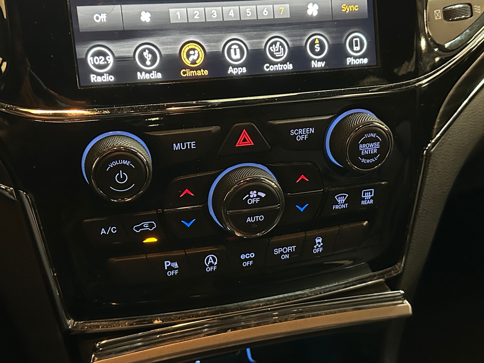 Thumbnail: 2019 Jeep Grand Cherokee - 3