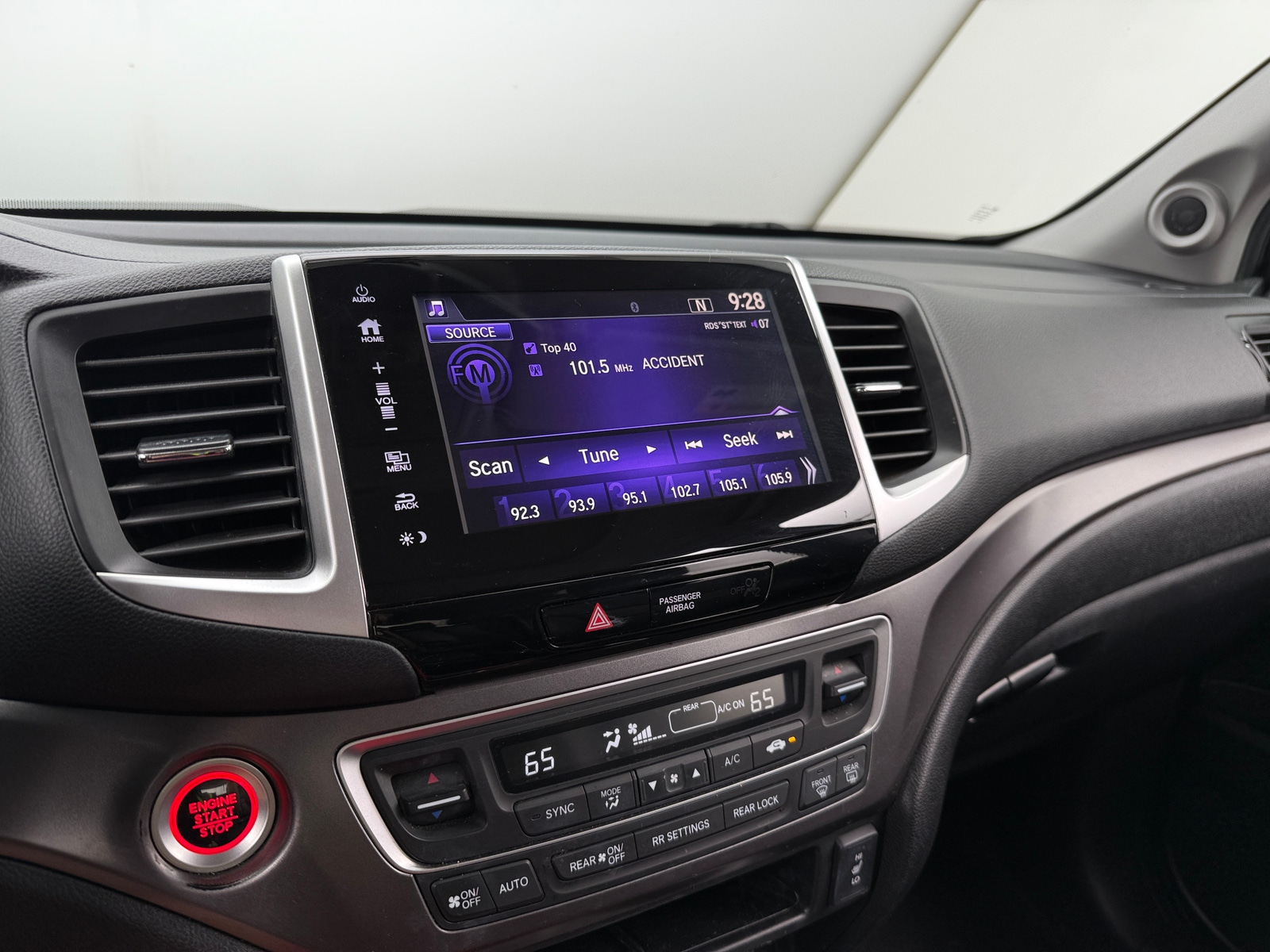 Thumbnail: 2018 Honda Pilot - 3