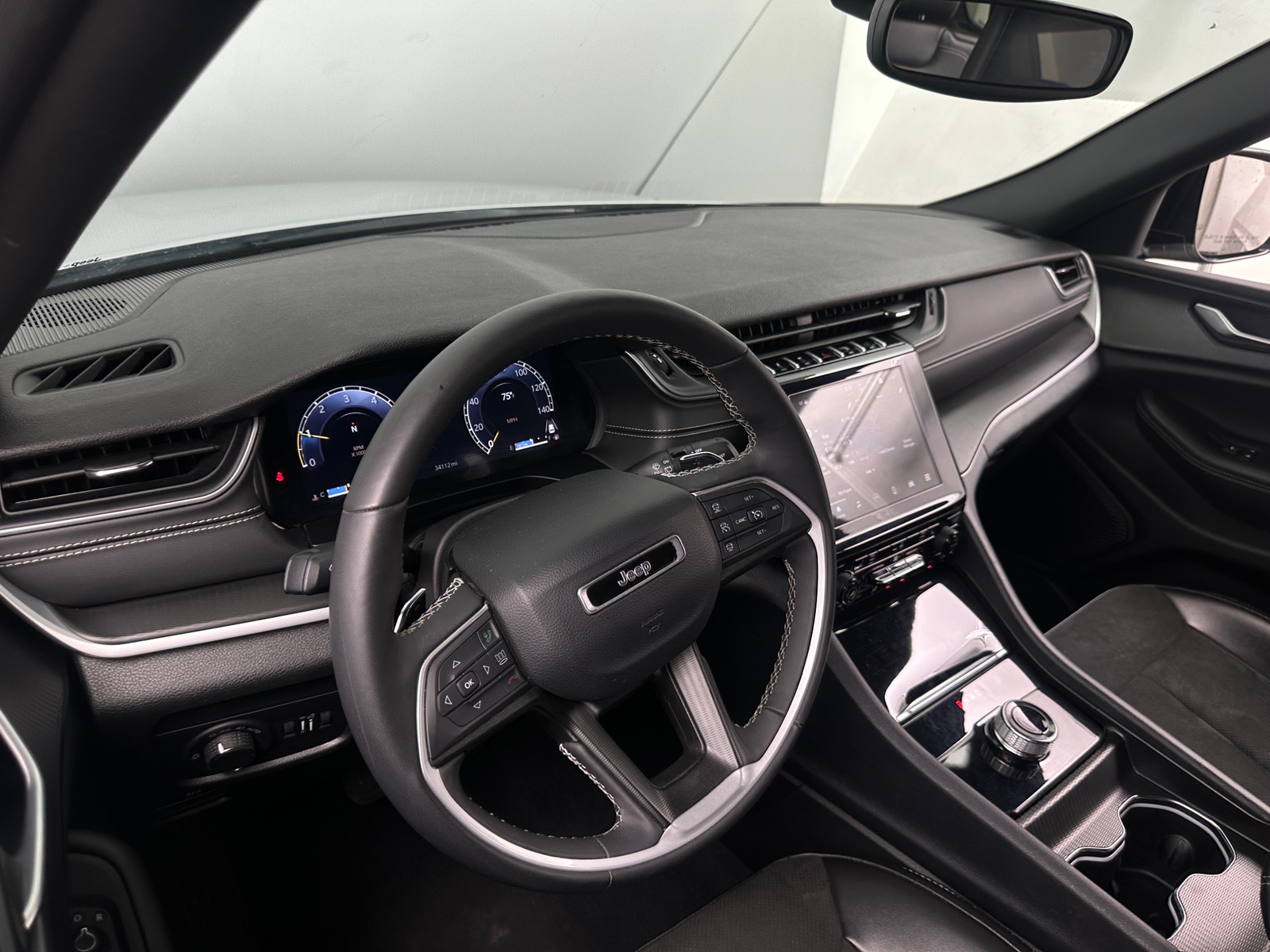 Thumbnail: 2024 Jeep Grand Cherokee L - 2