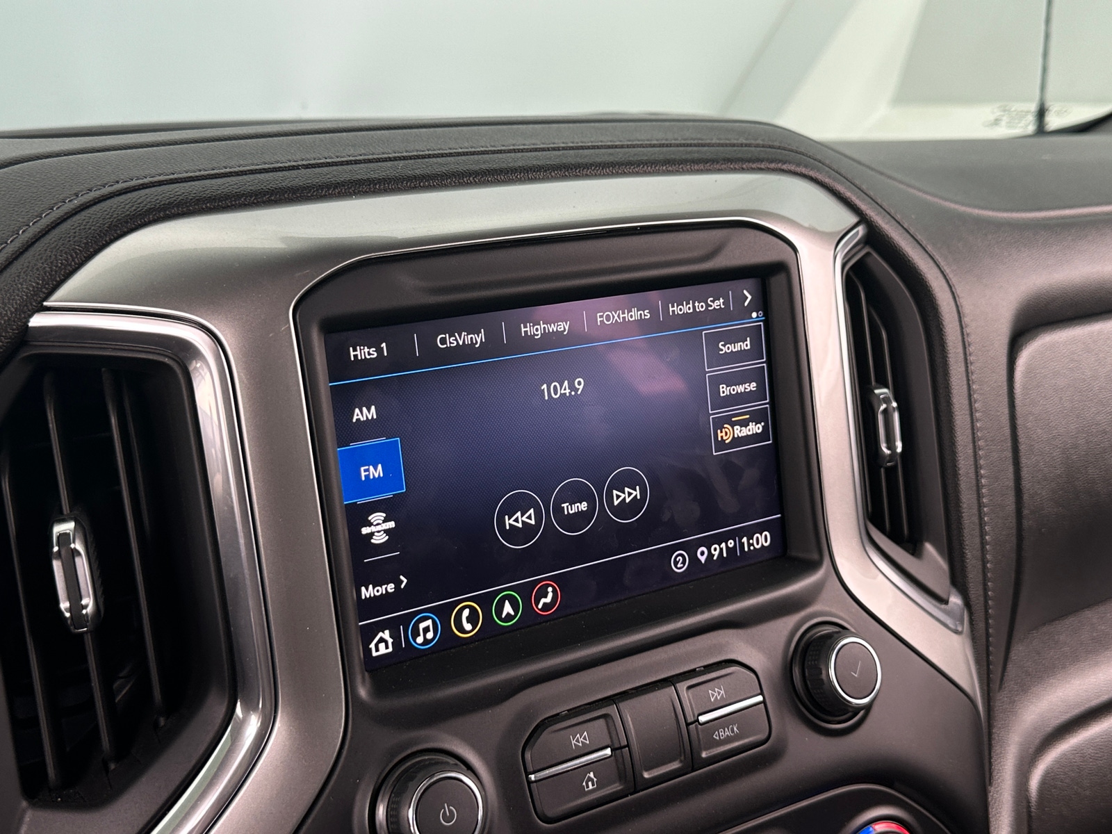 Thumbnail: 2020 Chevrolet Silverado 1500 - 3