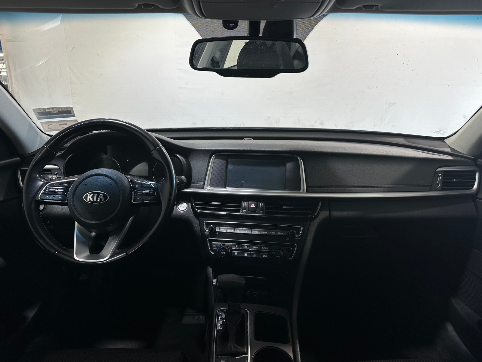 Thumbnail: 2019 Kia Optima - 3