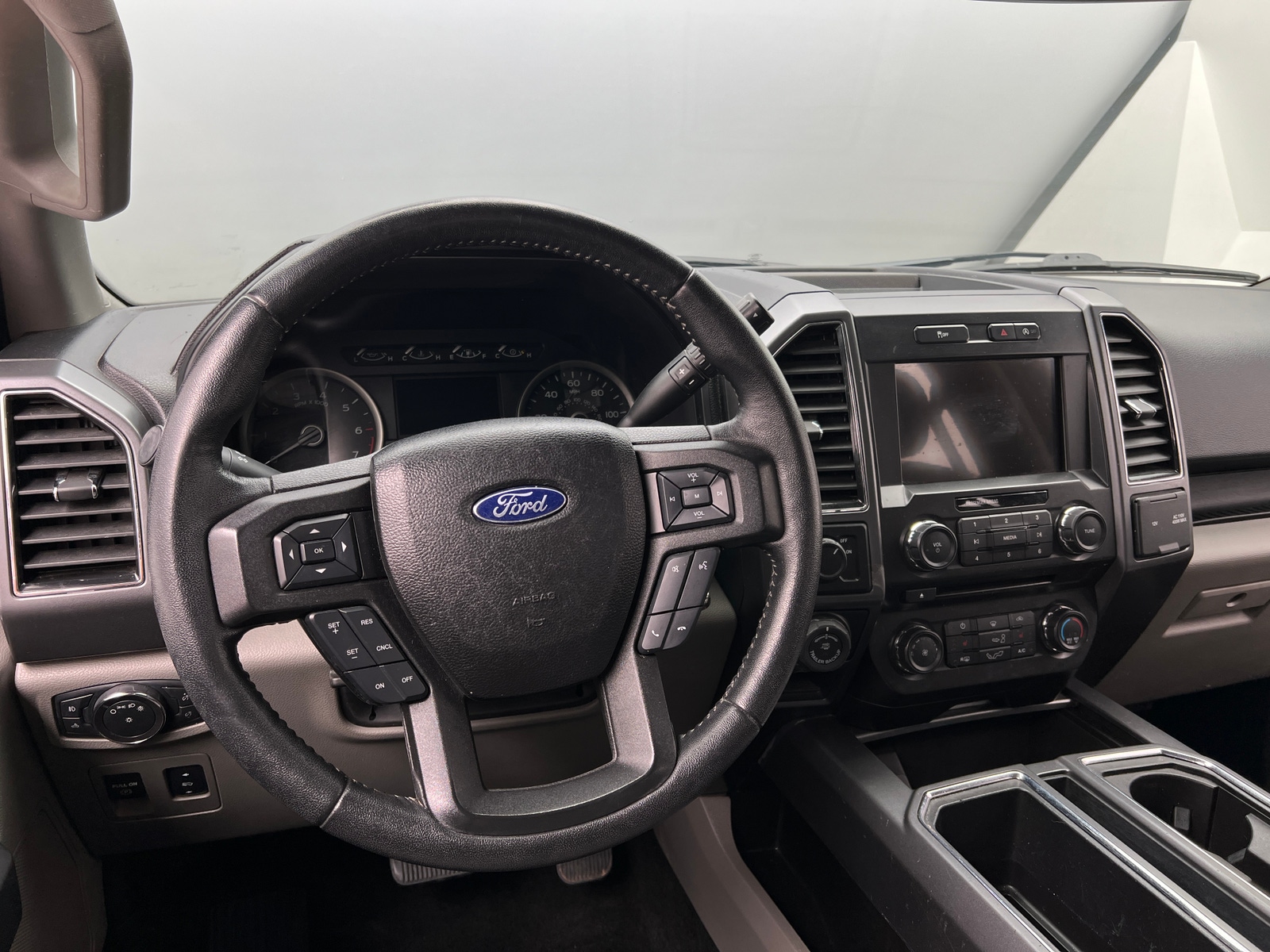 Thumbnail: 2018 Ford Econoline - 5