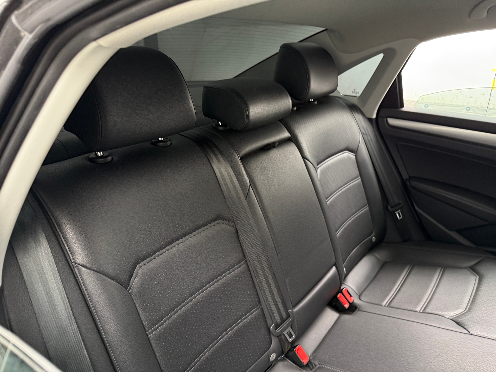 Thumbnail: 2015 Volkswagen Passat - 6